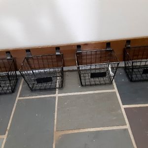 Wall mini baskets